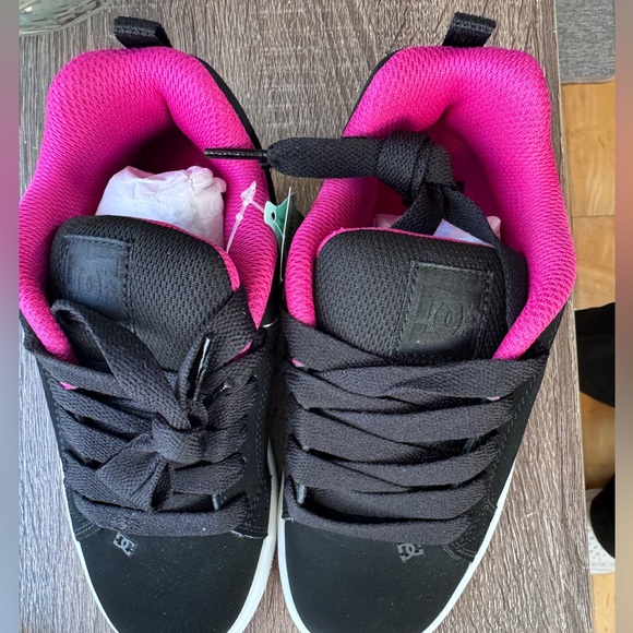 GIRLS' DC LITTLE KID & BIG KID COURT GRAFFIK SNEAKERS size 1.5 never worn - Picture 3 of 8